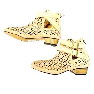 Mark New Laser Cut Out Ankle Boots SZ 10